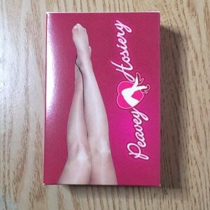 New Womens 4 Pairs of HOOTERS GIRLS Uniform PEAVEY PANTYHOSE SUNTAN Size QUEEN